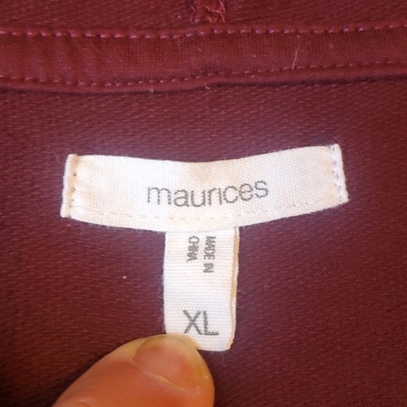 Maurices burgundy sweatshirt hoodie size XL - Picture 5 of 8